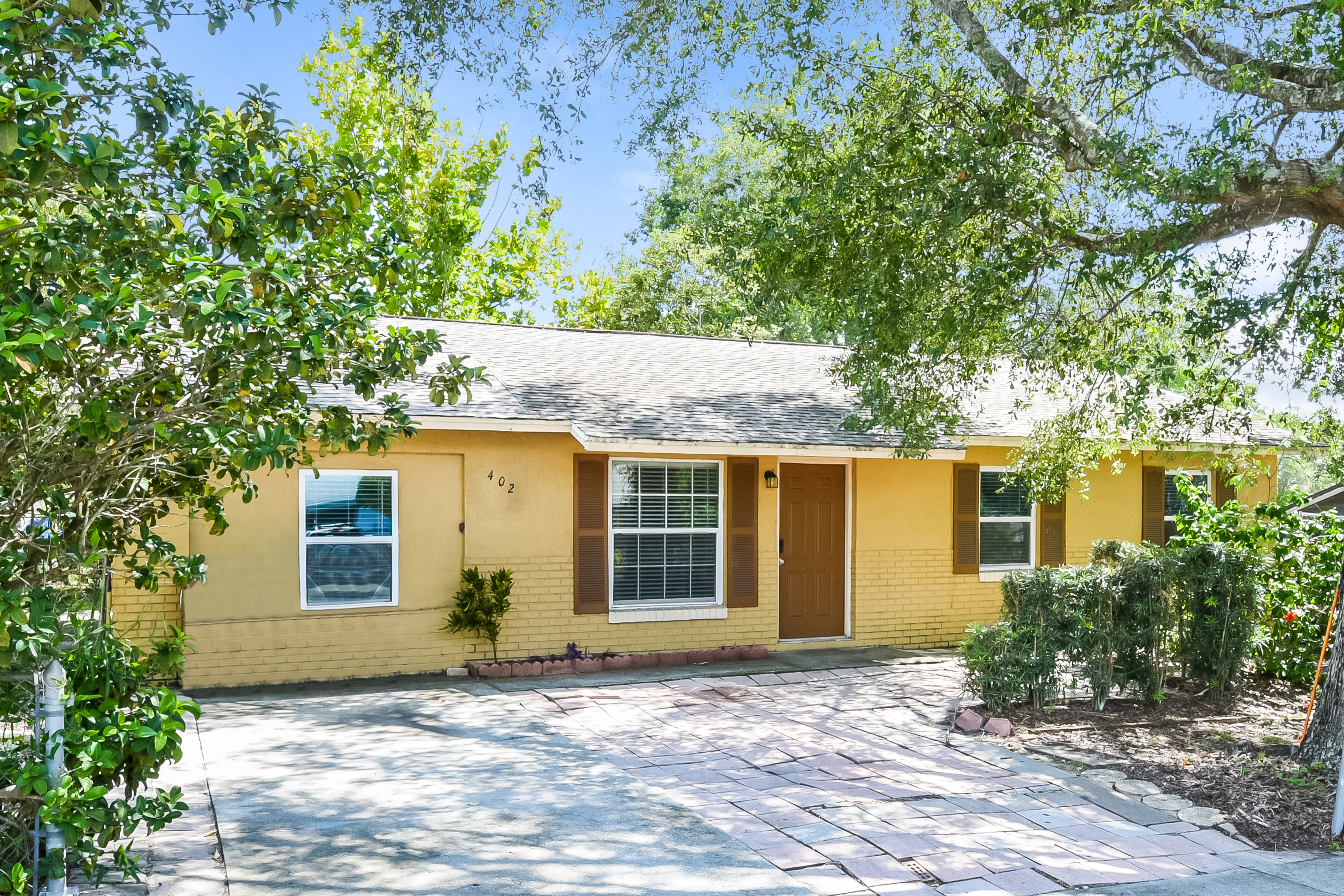 402 W 17th St Apopka, FL 32703